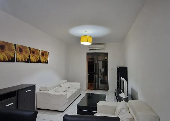 Lovey Flat For 7 People In St Julians Apartament *