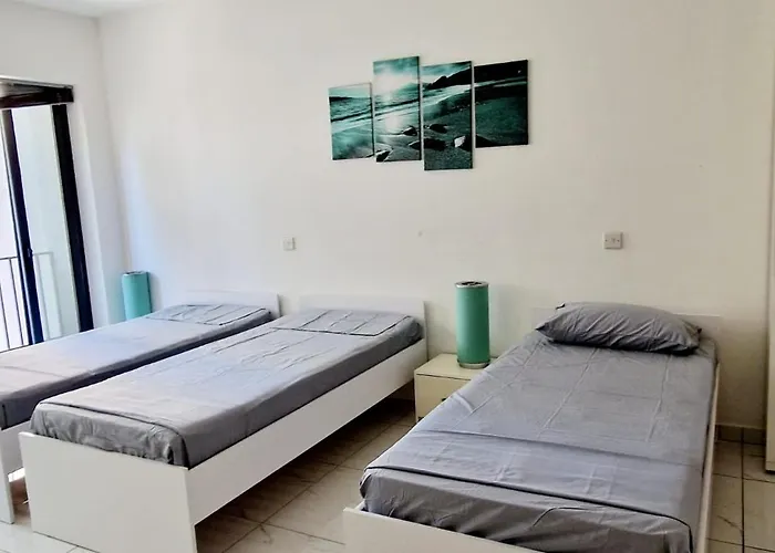 Lovey Flat For 7 People In St Julians Apartament *